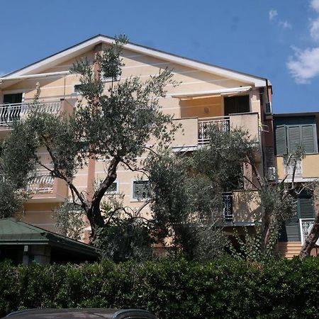 Hotel Kuca Radovic Petrovac na moru Exterior foto